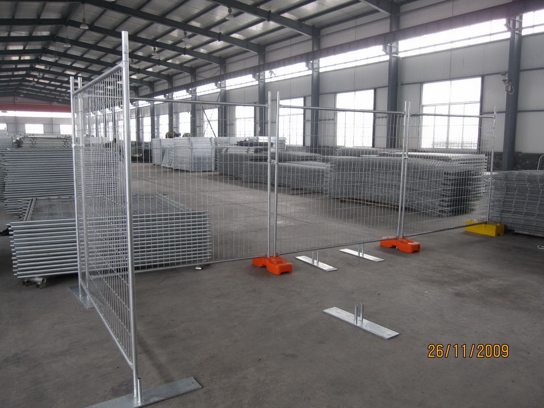 temporary fence with Block feet