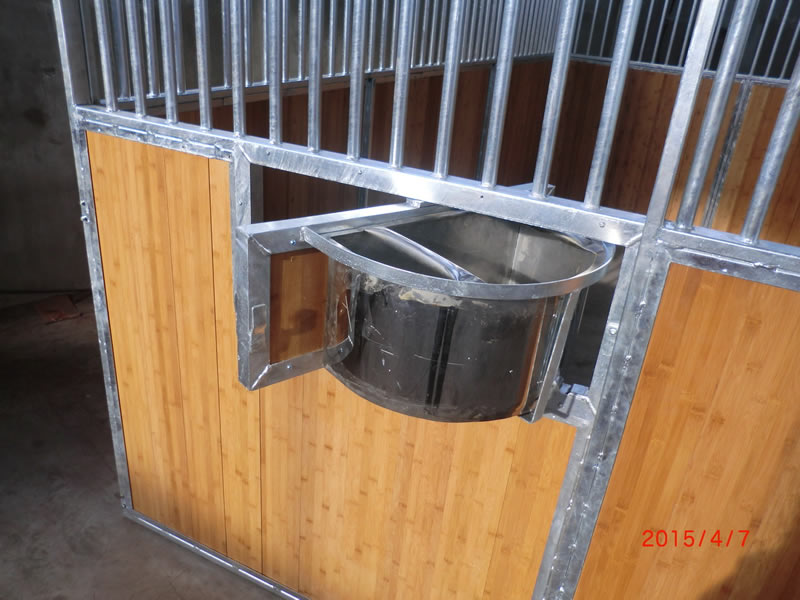 standard horse stall