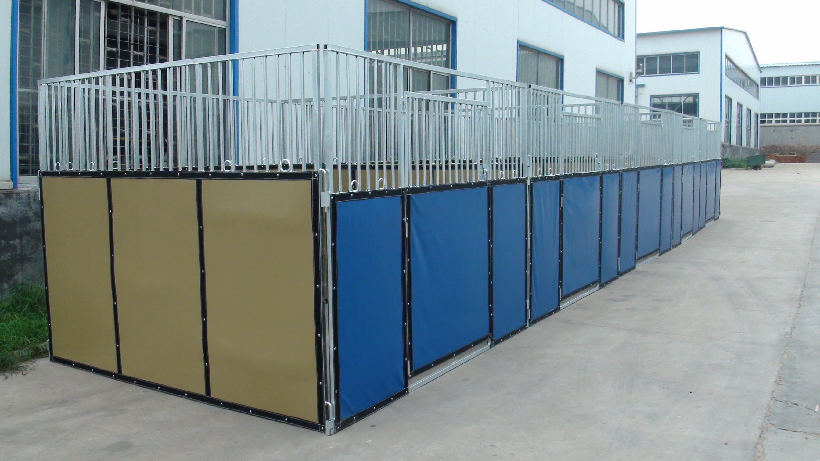 Canvas Stall