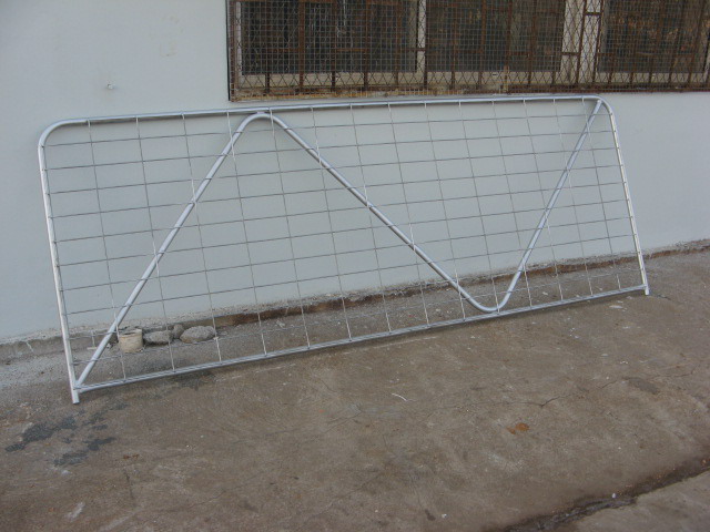 N brace farm gate